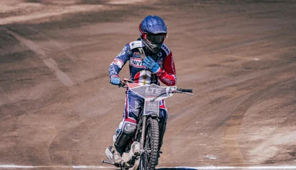 pexels-asemirski-16961177-1